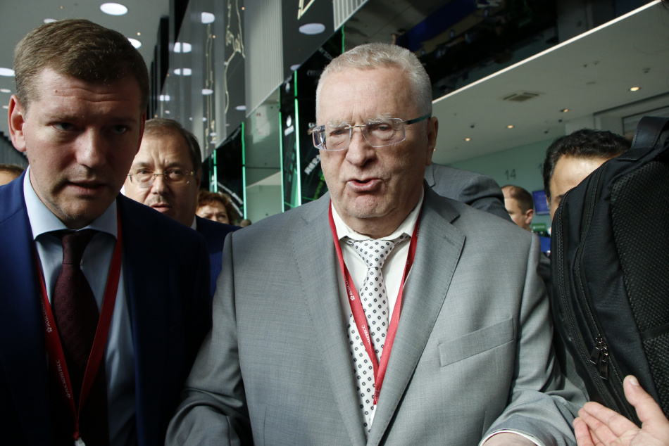 Круизный лайнер с именем Жириновского готовят к запуску в Петербурге